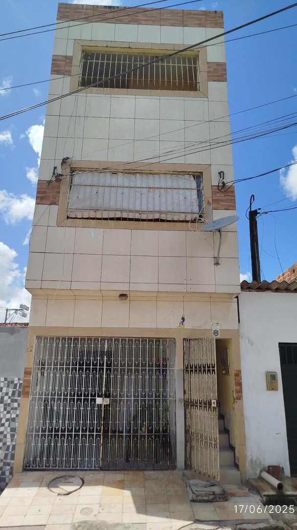 Prédio com 3 Apartamentos à Venda em Goiana – Bairro Mutirão